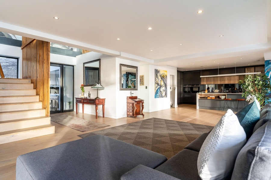 6 Bedroom Property for Sale in Camps Bay Western Cape